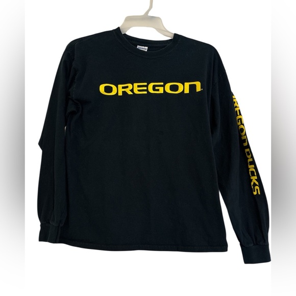 Oregon Ducks Navy Blue Long Sleeve T-Shirt with logo. In new condition, Size L - Picture 2 of 7